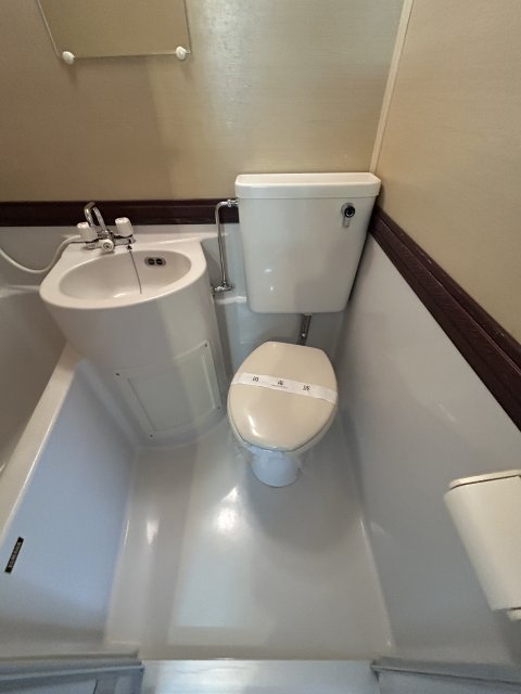 トイレ　※写真は３０２号室です