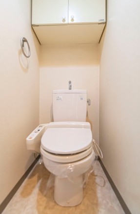 トイレ　同建物、別部屋のお写真です