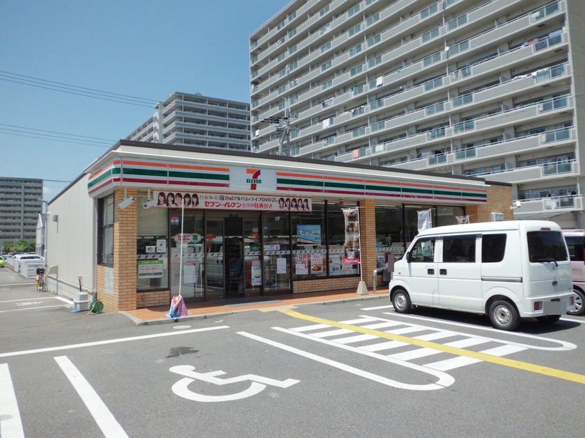 コンビニ　セブンイレブン栗東駅前店（コンビニ）まで466m