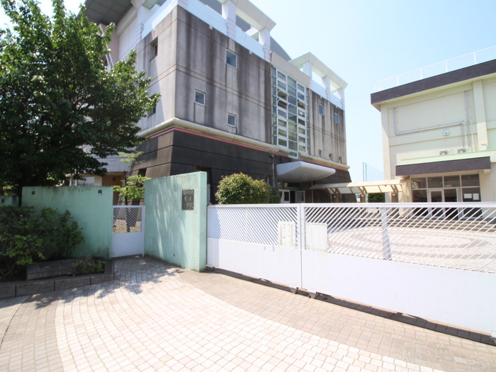 中学校　蓮沼中学校（中学校）まで450m