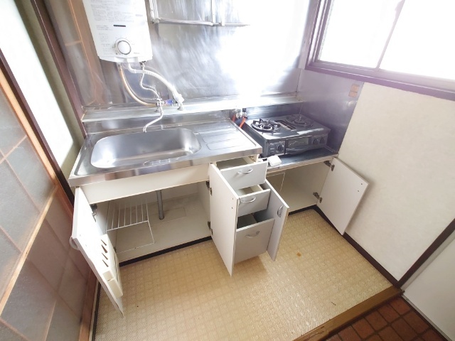 キッチン　同物件別室のイメージ画像となります