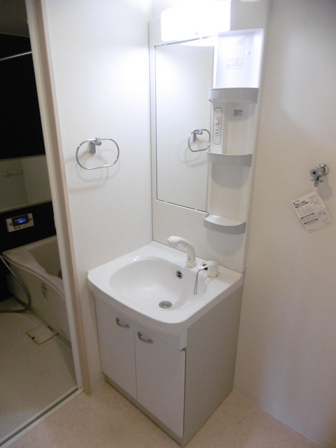 洗面設備　※別部屋の参考写真です