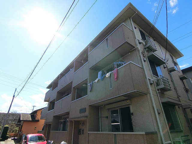 建物外観　南武線「久地」駅まで徒歩8分！「宿河原」駅も徒歩圏内！2駅利