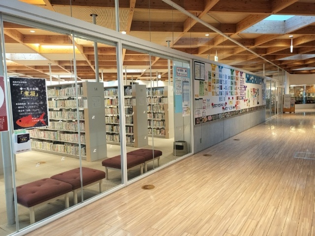 図書館　鴻巣市立吹上図書館（図書館）まで1304m