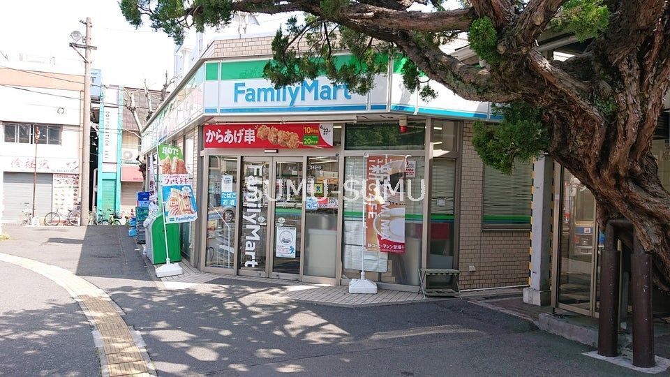 コンビニ　ファミリーマート横浜大口駅前店（コンビニ）まで270m