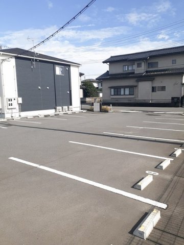 駐車場　車をお持ちの方に嬉しい駐車場付きの物件です