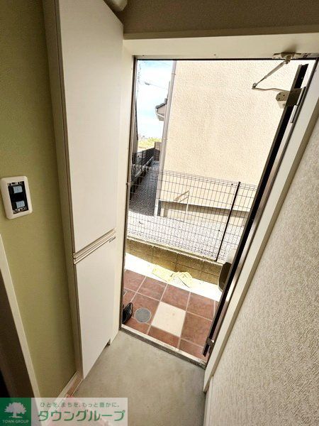 玄関　建築中