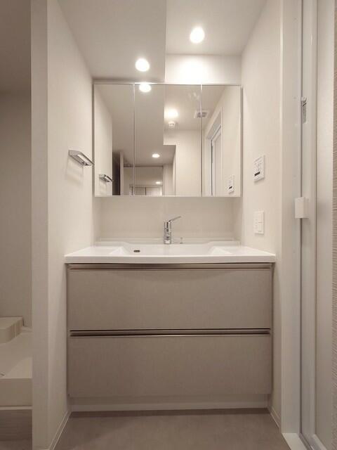 洗面設備　※写真は同タイプ住戸です。