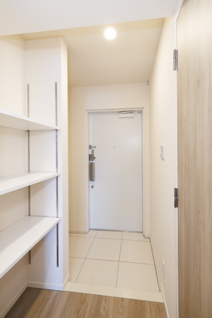 玄関　※写真は同タイプ住戸です。