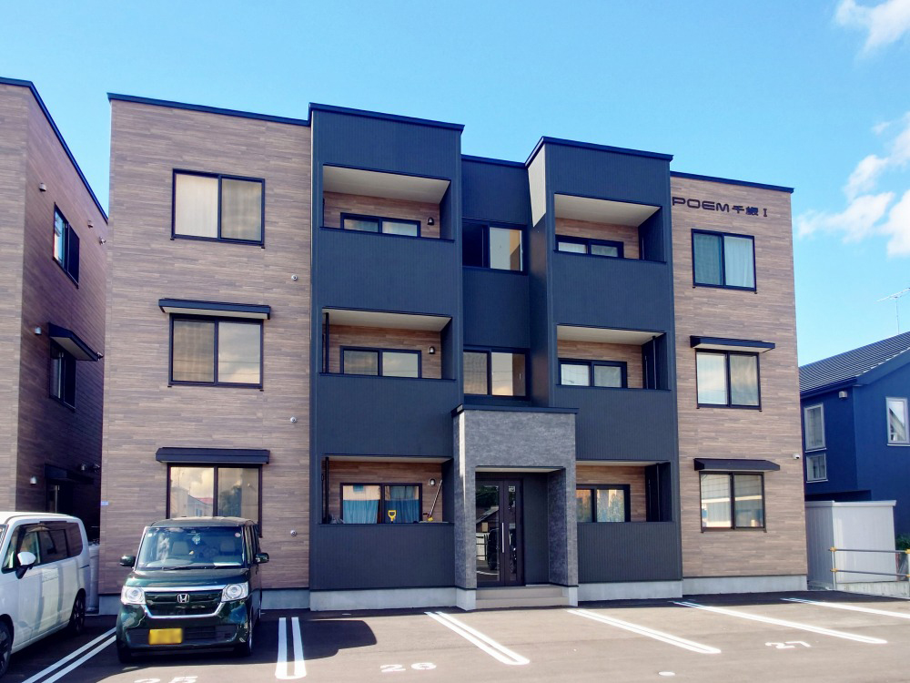 建物外観　☆物件名【POEM千歳II】です！