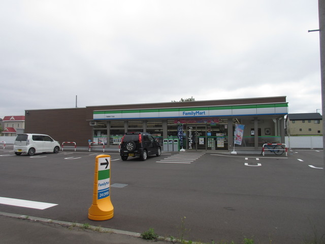 コンビニ　ファミリーマート千歳勇舞7丁目店（コンビニ）まで147m