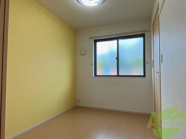 その他部屋・スペース　こちらは３．８帖の洋室になります。寝室にいかがでしょうか？