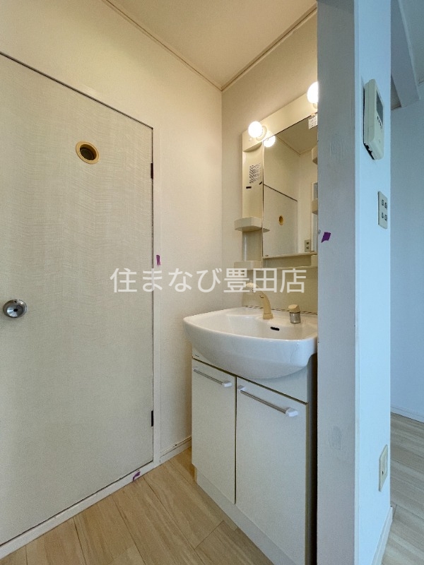 洗面設備　同型タイプ