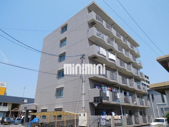建物外観　重量感のあるマンションです。