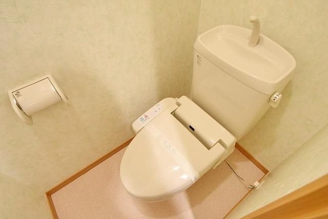 トイレ　★うれしいウォシュレット付きのトイレです★