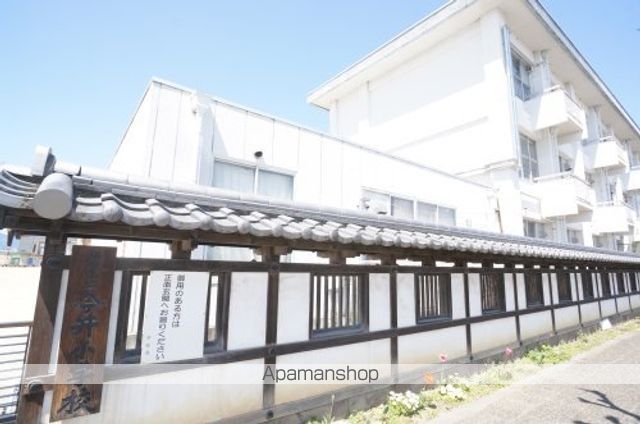 コンビニ　ファミリーマート　橿原五井町店（コンビニ）まで560m