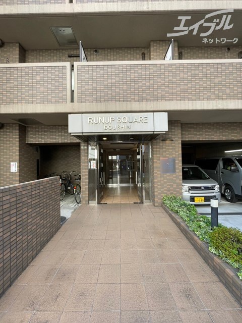 エントランス　きれいなエントランスです