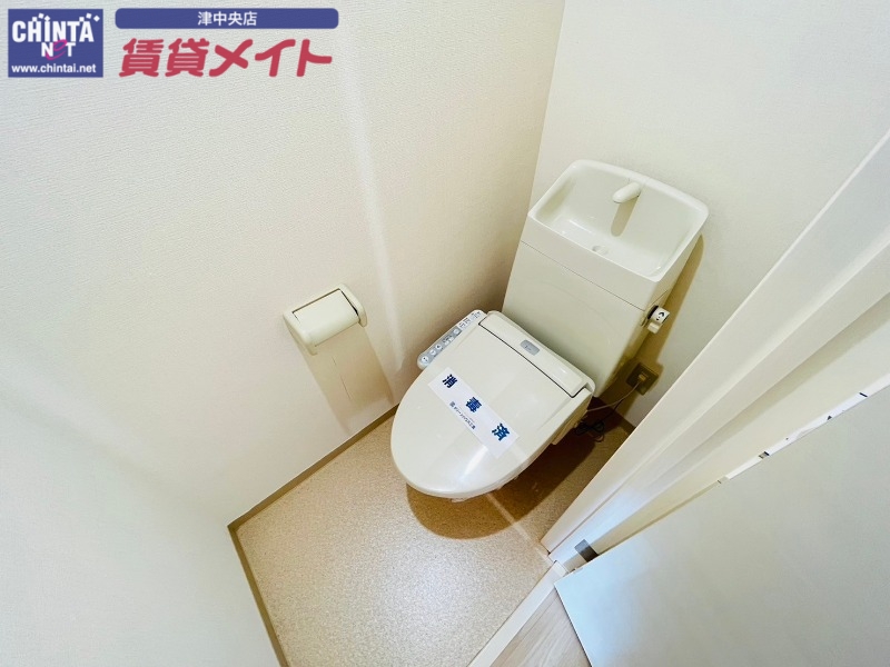 トイレ　トイレにはウォシュレット付きになります