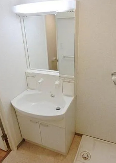 洗面設備　別部屋の画像を使用しております。