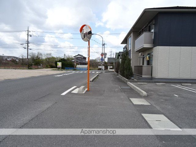 その他　前面道路（その他）まで0m