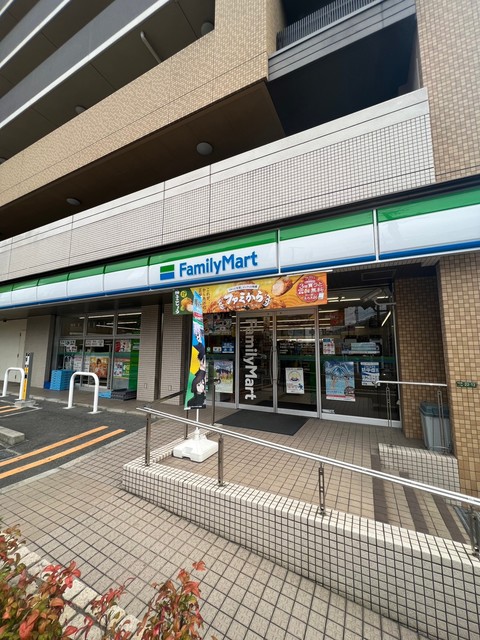 コンビニ　ファミリーマート本庄西二丁目店（コンビニ）まで430m