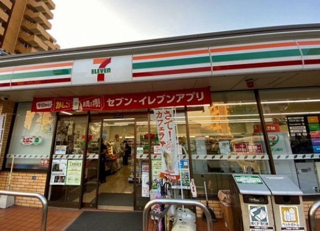 コンビニ　セブンイレブン横浜生麦4丁目店（コンビニ）まで216m
