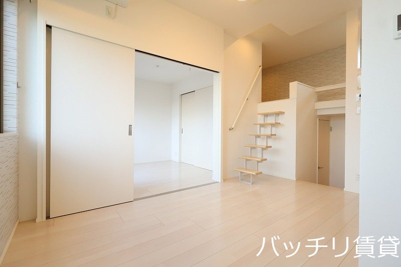 居室・リビング　画像は、同型タイプの為、現状を優先いたします。