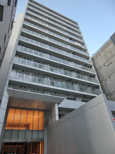 建物外観　重厚感あふれる外観・駅前立地