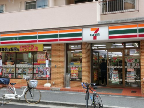コンビニ　セブン-イレブン大阪新町３丁目店（コンビニ）まで77m