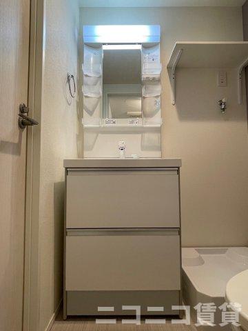 洗面設備　別部屋イメージの為、現状を優先致します。