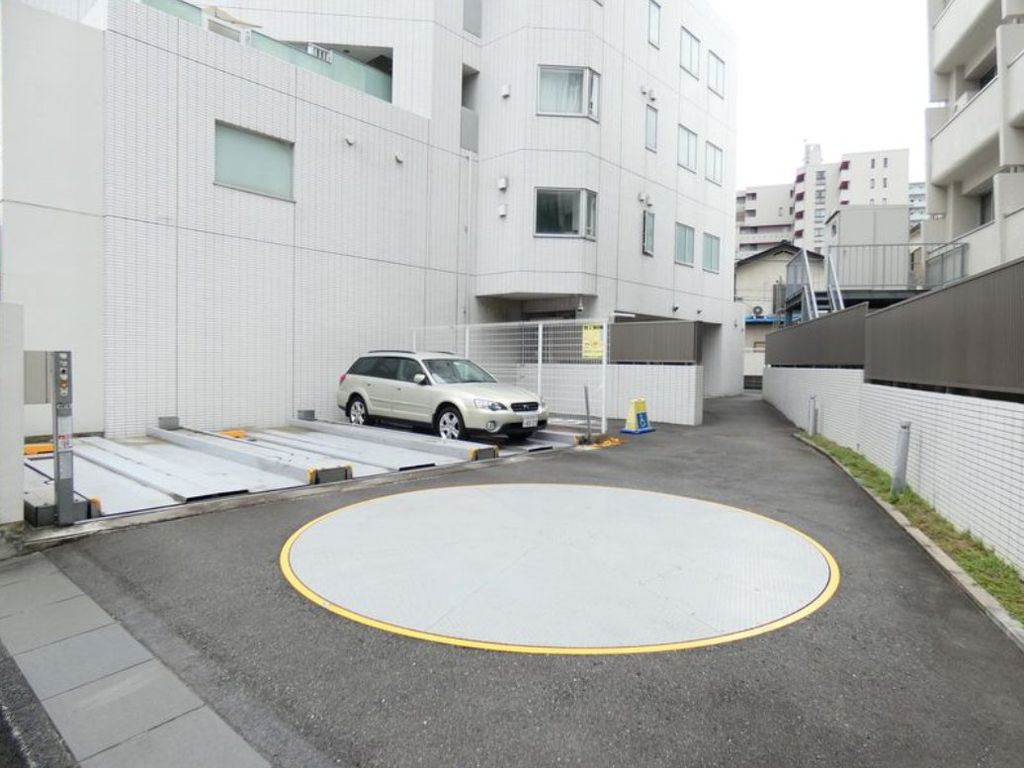 駐車場　駐車場