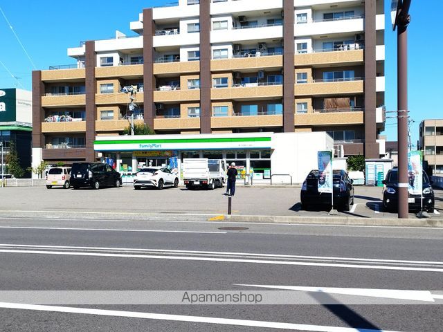 コンビニ　ファミリーマート野々市本町六丁目店（コンビニ）まで590m