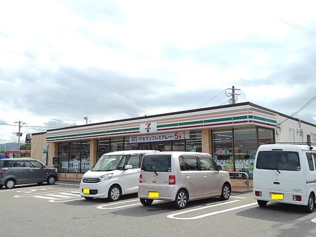コンビニ　セブンイレブン福津津屋崎店（コンビニ）まで1800m