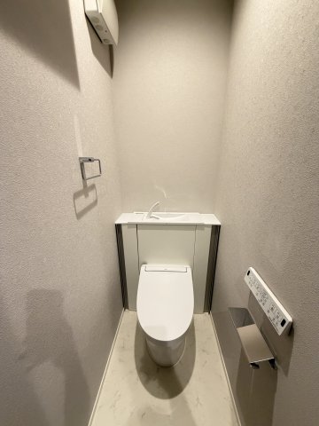 トイレ　★温水洗浄便座／家具家電付きの物件です★