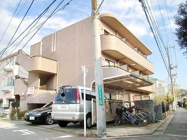 建物外観　★南向き日当たり住環境良好★
