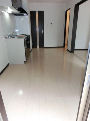 その他部屋・スペース　バルコニーから見た居室です
