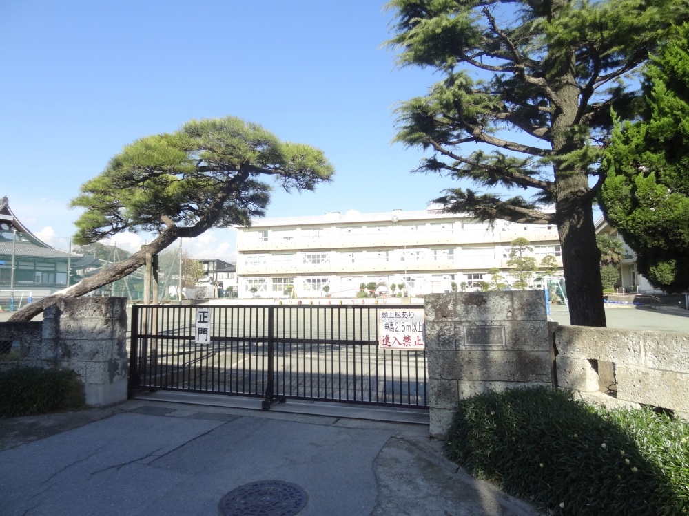 小学校　千葉市立 稲毛小学校（小学校）まで1050m