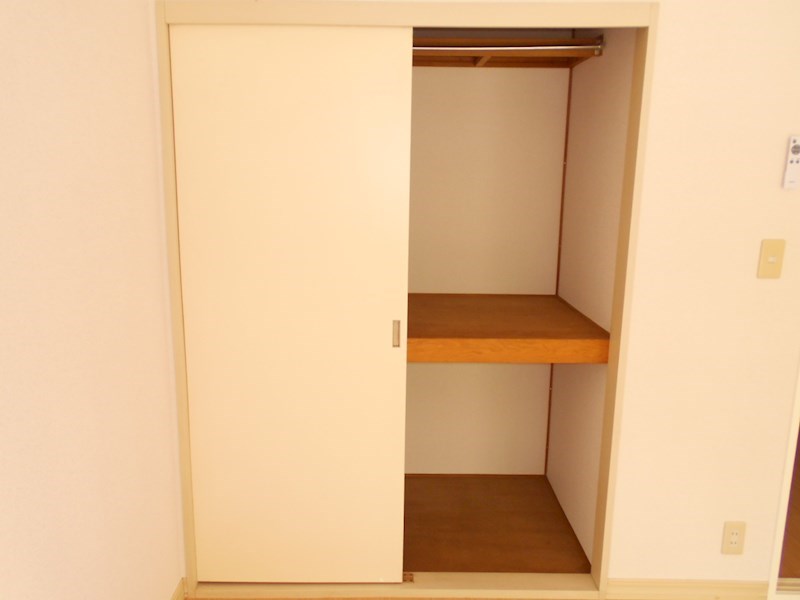 収納　同物件別部屋参考写真です
