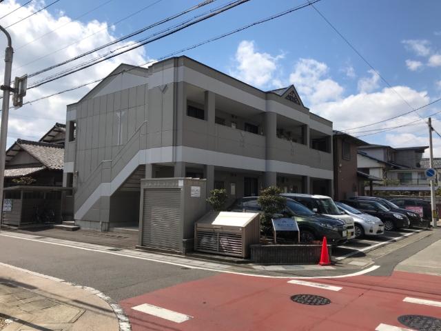 エントランス　外観写真（昼）