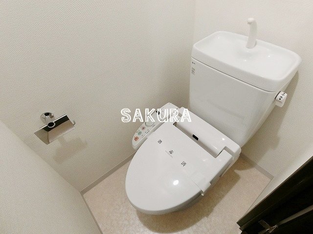 トイレ　嬉しい温水洗浄便座♪