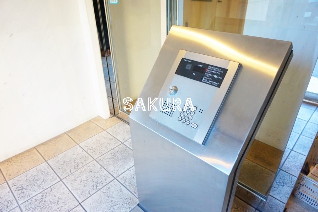 セキュリティ　不審者、勧誘員をシャットアウトできるオートロックです♪