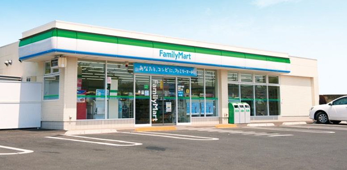 コンビニ　ファミリーマート新栄一丁目店（コンビニ）まで289m