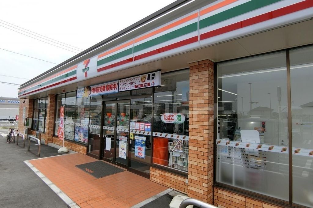 コンビニ　セブンイレブン越谷レイクタウン9丁目店（コンビニ）まで110m