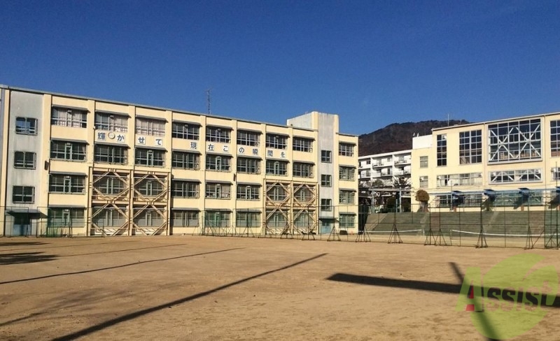 中学校　神戸市立住吉中学校（中学校）まで680m