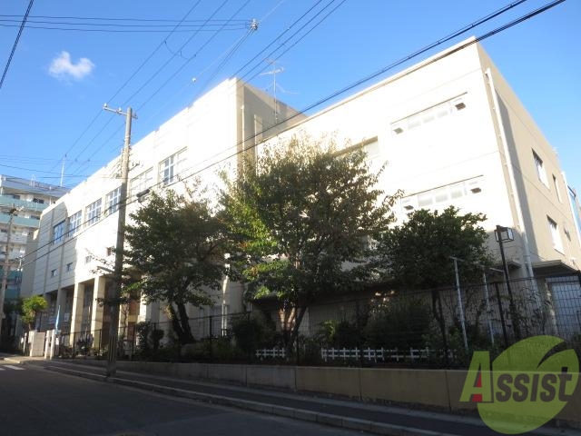 中学校　神戸市立烏帽子中学校（中学校）まで468m