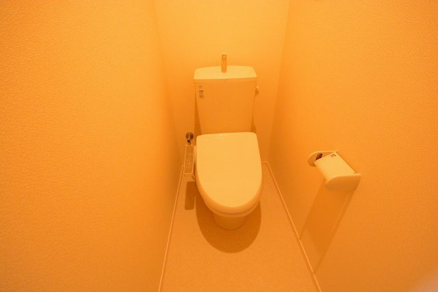 トイレ　ウォシュレット付きのトイレです♪