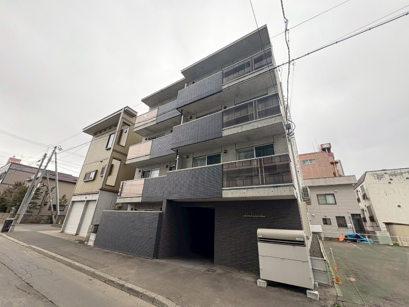 建物外観　札幌市中央区南２２条「エルプレシア南２２条」
