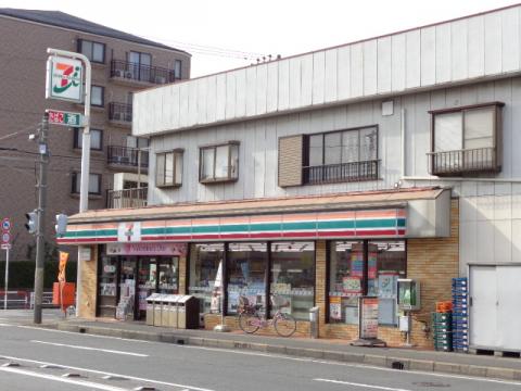 コンビニ　セブンイレブン 市川本塩店（コンビニ）まで357m