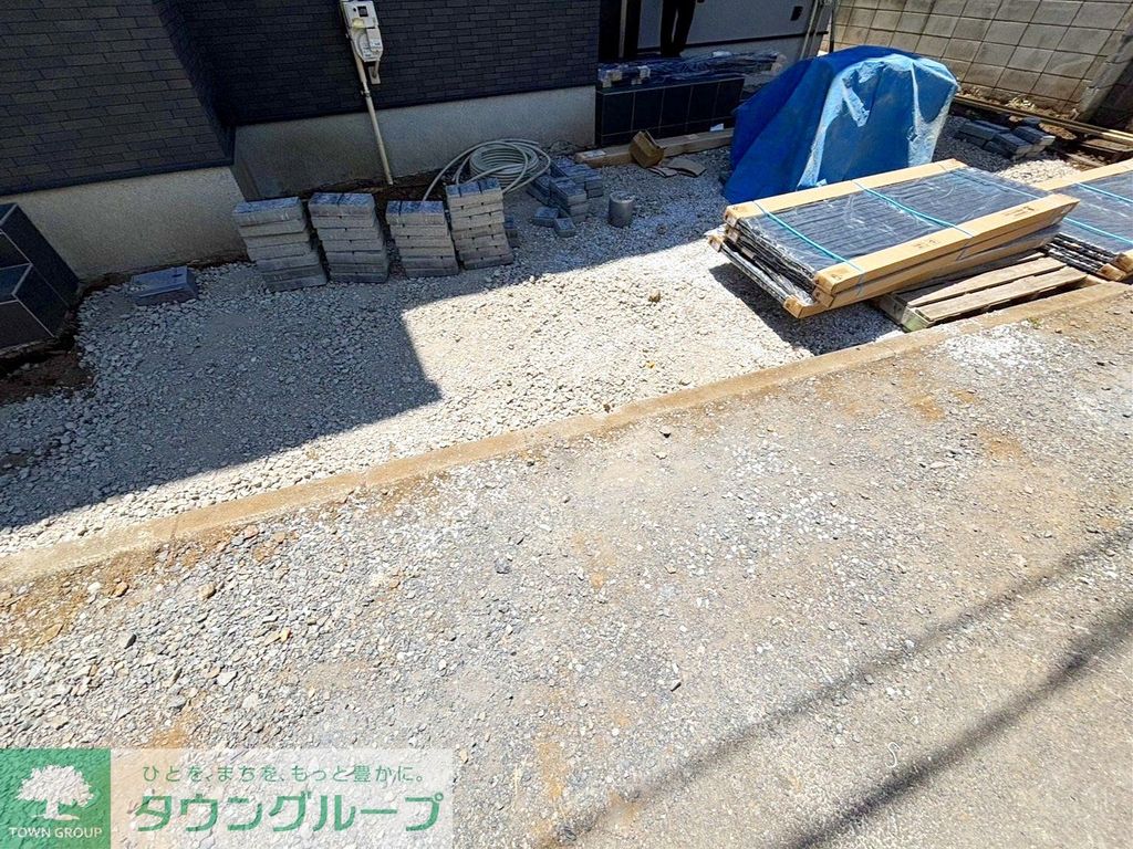 駐車場　庭