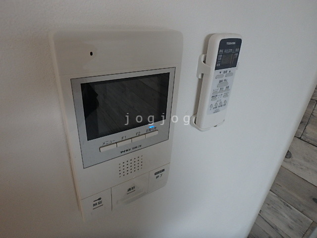 セキュリティ　モニター付きインターホンで来客確認も安心です！
